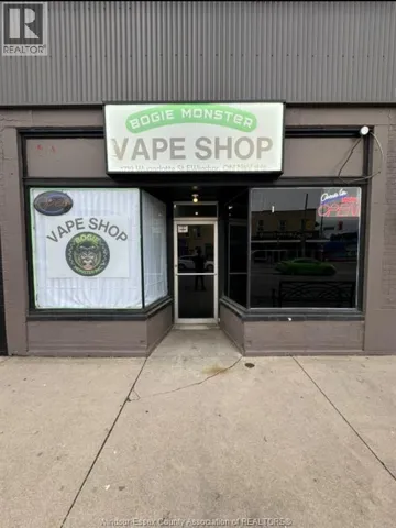 4719 WYANDOTTE, Windsor, Ontario N8Y1H8