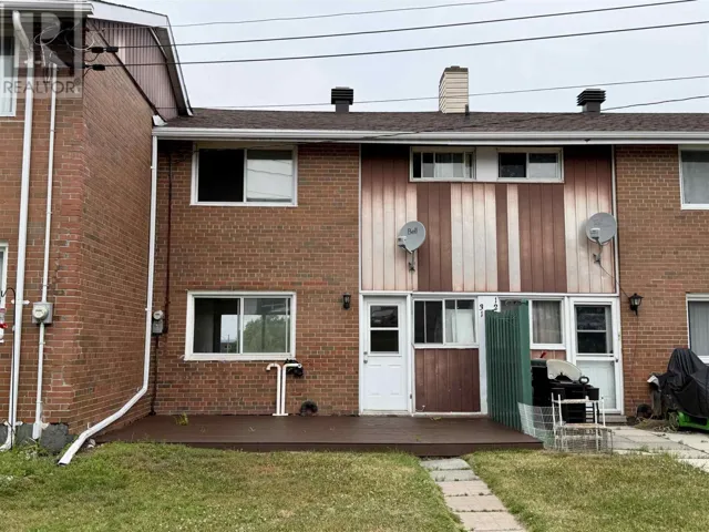 131 Hillside DR N, Elliot Lake, Ontario P5A1X5