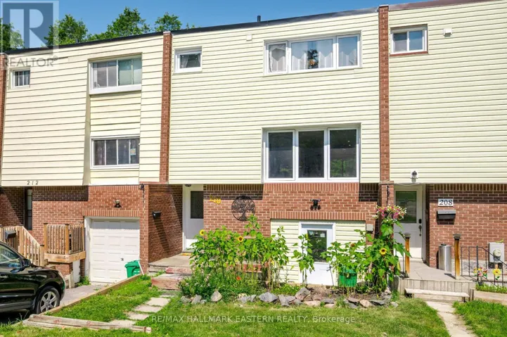 210 MAXWELL AVENUE, Peterborough (Ashburnham Ward 4), Ontario K9J1B5