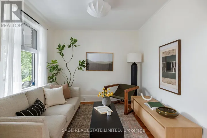 250 SPRINGDALE BOULEVARD, Toronto (Danforth Village-East York), Ontario M4C1Z9