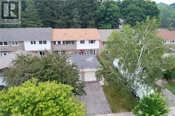 18 RALGREEN Crescent, Kitchener, Ontario N2M1T9