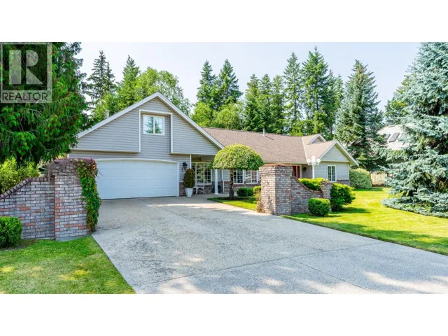 2592 Alpen Paradies Road Unit# 29, Blind Bay, British Columbia V0E1H1
