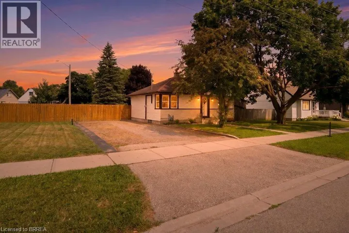 27 FRANK Street, Brantford, Ontario N3T5C8