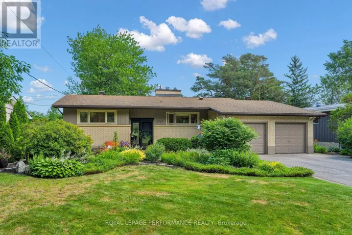 2321 HILLARY AVENUE, Ottawa, Ontario K1H7J2