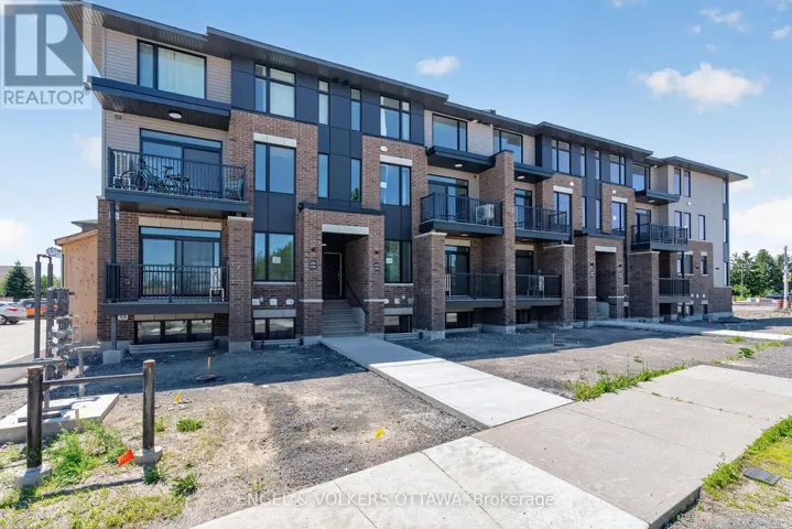 124 STARDUST PRIVATE, Ottawa, Ontario K1T3W6