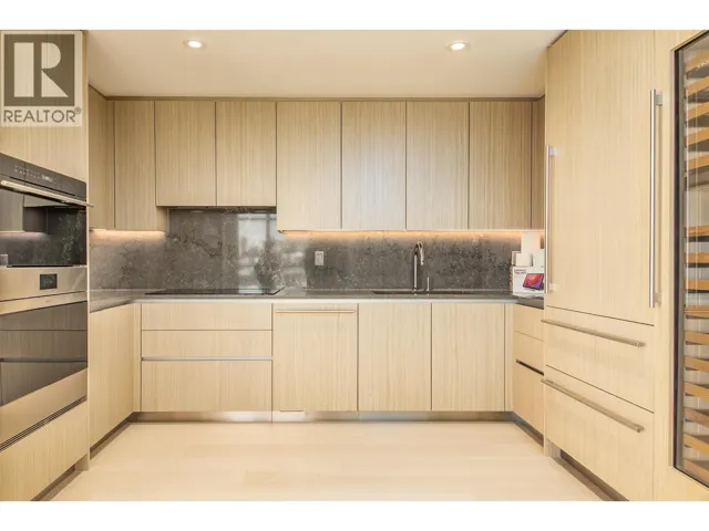 4** 785 HARBOUR WAY, North Vancouver, British Columbia V7P0G3