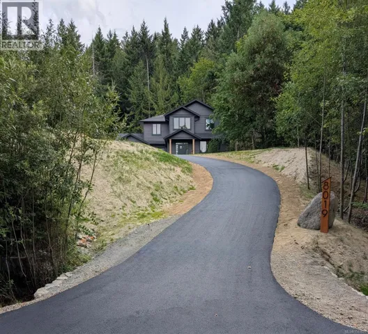 8019 Ridge Rd, Lantzville, British Columbia V0R2H0