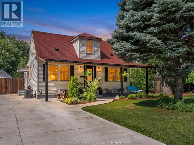 4315 ROSELAND DRIVE West, Windsor, Ontario N9G2A1
