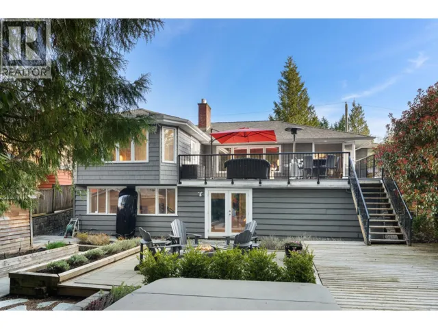 956 BELVISTA CRESCENT, North Vancouver, British Columbia V7R2B4