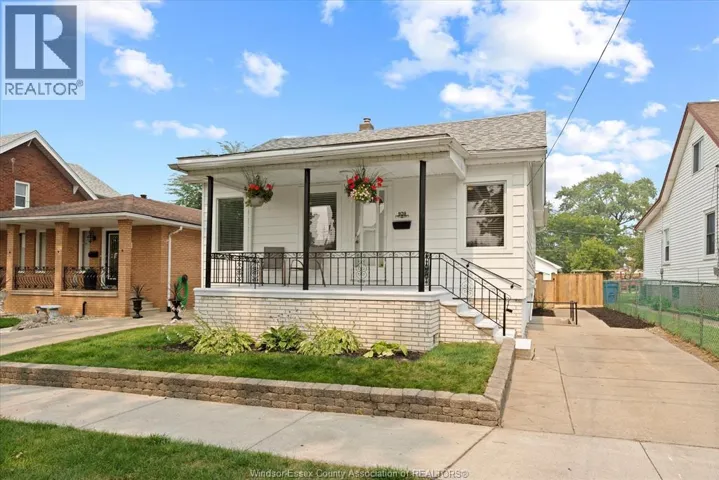 920 LOUIS, Windsor, Ontario N9A1X9