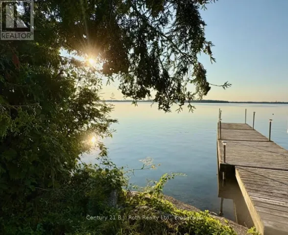 3813 WOOD AVENUE N, Severn (West Shore), Ontario L3V0T9