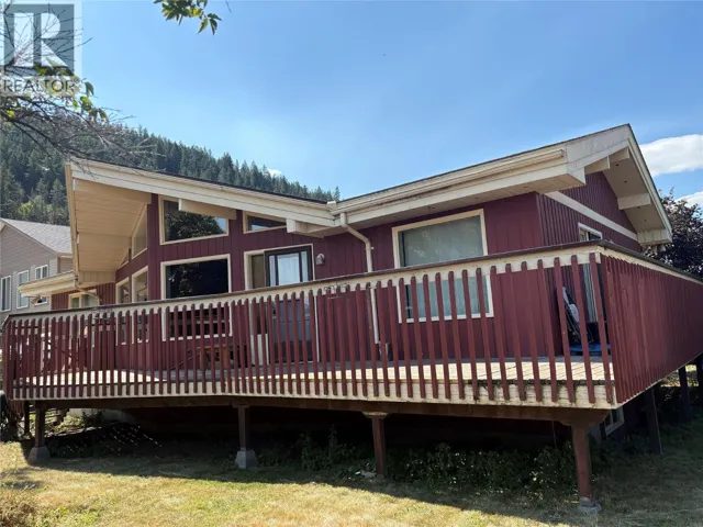 304 Brooke Drive, Chase, British Columbia V0E1M0