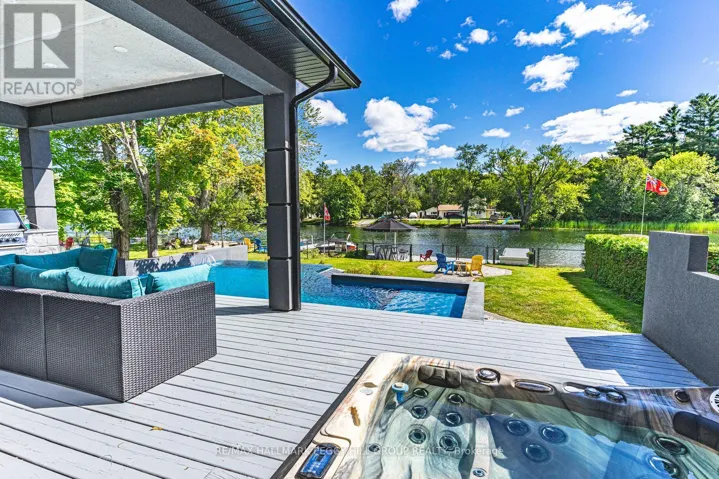 1657 PENINSULA POINT ROAD, Severn, Ontario P0E1N0