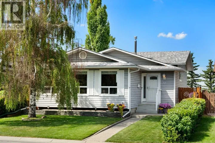 32 Beddington Road NE, Calgary, Alberta T3K1N6