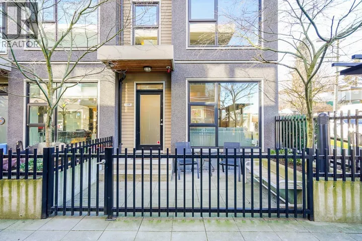 2330 WINDSOR STREET, Vancouver, British Columbia V5T3Z5