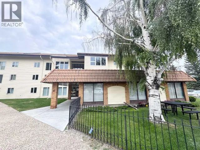 304, 65 Temple Boulevard W, Lethbridge, Alberta T1K5M2