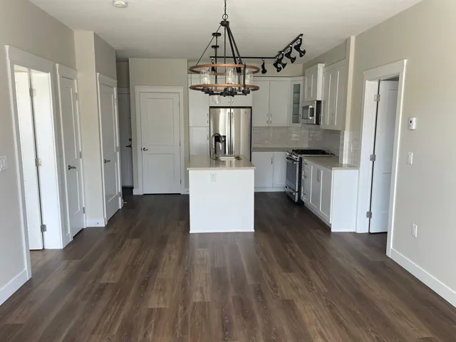 511 11077 RAVINE ROAD, Surrey, British Columbia V3T3X5