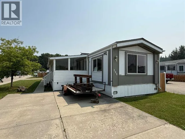 101 Litke Cove, Hinton, Alberta T7V1A7