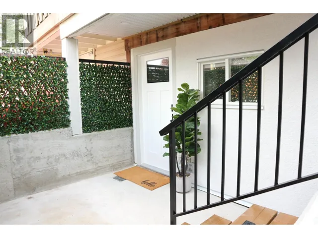 688 CASSIAR STREET, Vancouver, British Columbia V5K2L7