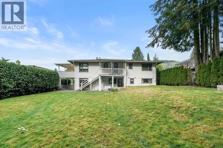 3990 DELBROOK AVENUE, North Vancouver, British Columbia V7N3Z8