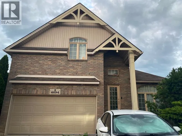 4694 Helsinki Cr, Windsor, Ontario N9G3G2