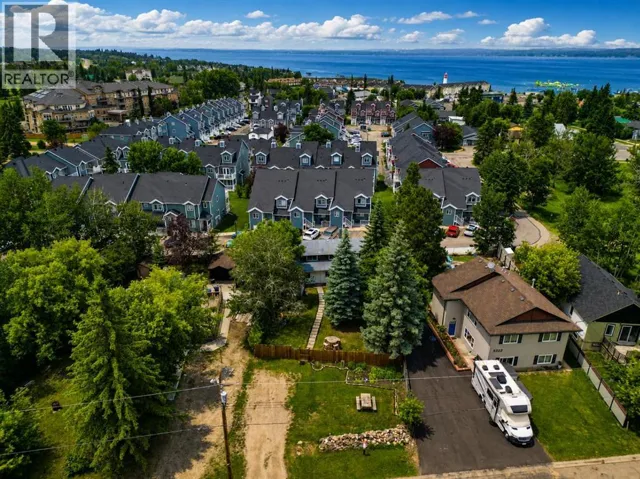 5224 50 Avenue, Sylvan Lake, Alberta T4S1E7