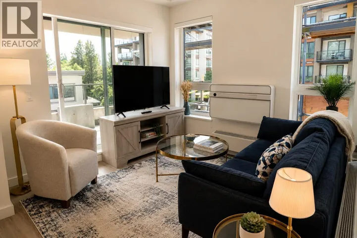 303 245 BEWICKE AVENUE, North Vancouver, British Columbia V7M0H5