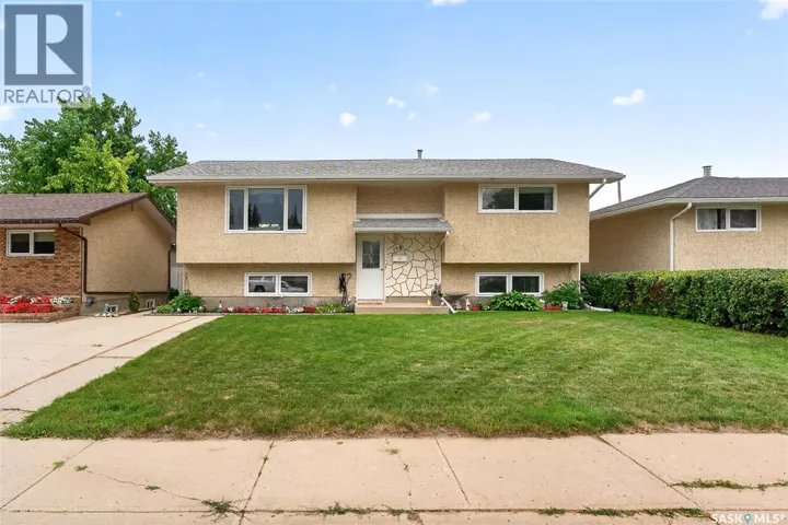 1331 Athabasca STREET W, Moose Jaw, Saskatchewan S6H6C8