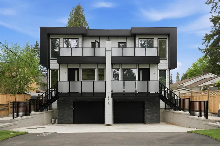2 12873 MARINE DRIVE, Surrey, British Columbia V4A1C8