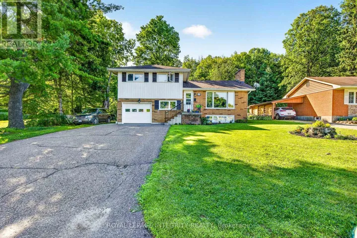 241 WADE AVENUE, Renfrew, Ontario K7V2N5