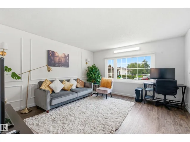 5303 21 AV NW, Edmonton, Alberta T6L5G5
