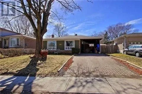 326 LORNE(MAIN FLOOR) AVENUE, Newmarket (Central Newmarket), Ontario L3Y4K7