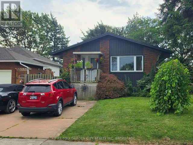 49 URSULA AVENUE, St. Catharines (Burleigh Hill), Ontario L2T1T2