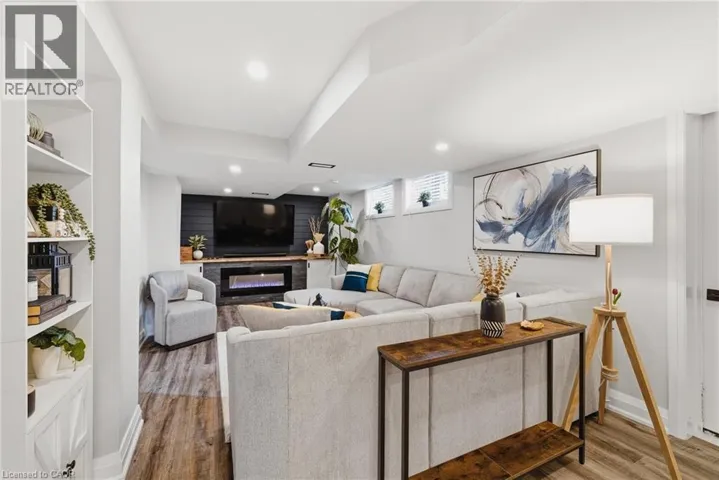 120 ELGIN Crescent, Waterloo, Ontario N2J2S4