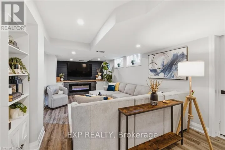 120 ELGIN CRESCENT, Waterloo, Ontario N2J2S4