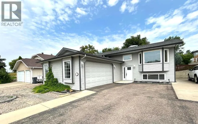 1332 17 Street SE, Medicine Hat, Alberta T1A2A8