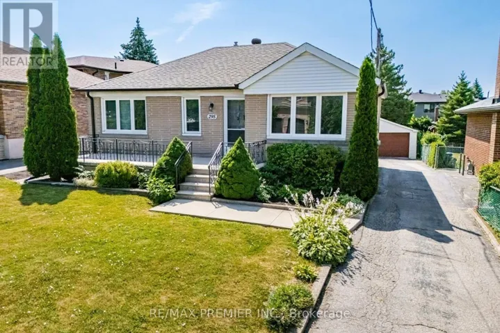 295 FALSTAFF AVENUE, Toronto (Maple Leaf), Ontario M6L2G4