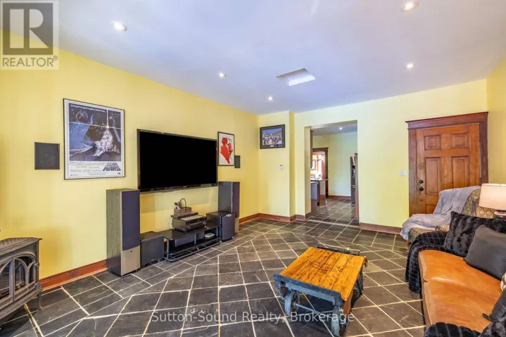780