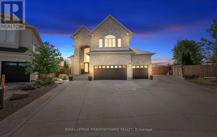 4 PLAYFAIR COURT, Hamilton (Meadowlands), Ontario L9K1R6