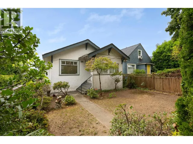 3906 PENDER STREET, Burnaby, British Columbia V5C2L6
