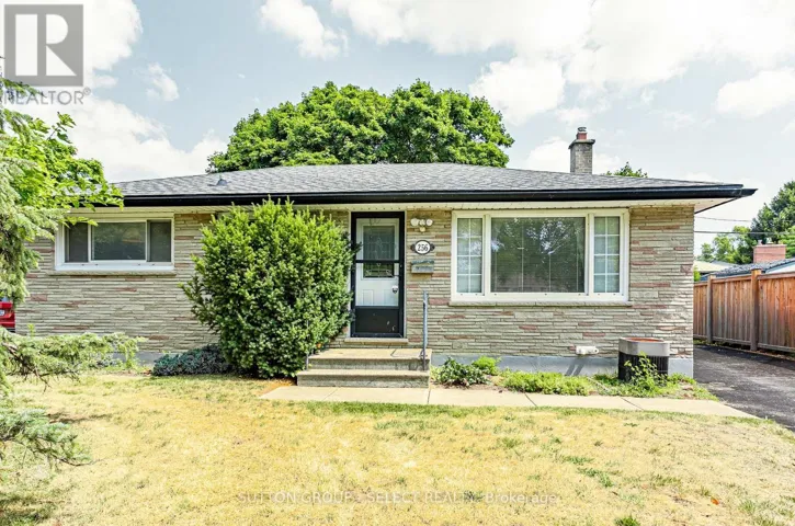 256 TWEEDSMUIR AVENUE, London East (East O), Ontario N5W1L3