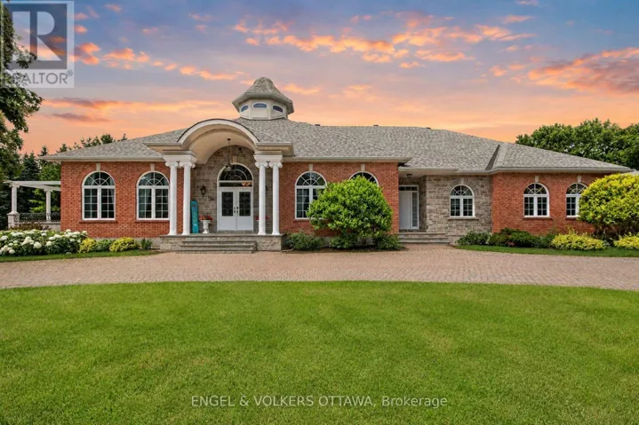36 CEDARHILL DRIVE, Ottawa, Ontario K2R1C6