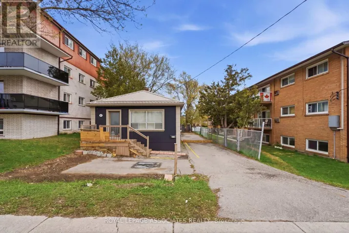 951 SIMCOE STREET N, Oshawa (Centennial), Ontario L1G4W3