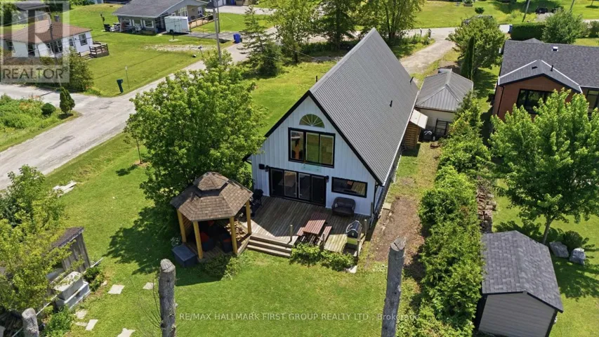26 BURNIE ROAD, Georgina (Virginia), Ontario L0E1N0