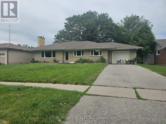317 FAREWELL STREET, Oshawa (Donevan), Ontario L1H6L8