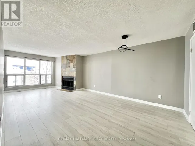 414 - 126 BELL FARM ROAD, Barrie (Alliance), Ontario L4M6J3