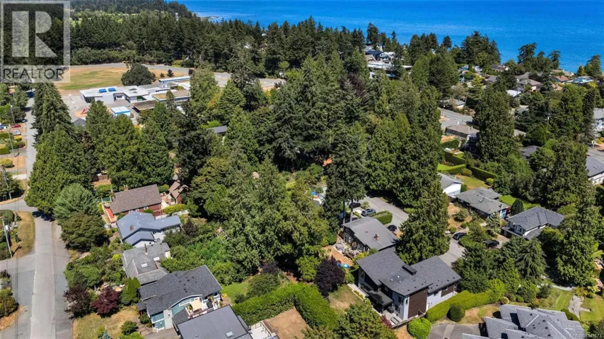 5186 Sapphire Rd, Saanich, British Columbia V8Y2H7