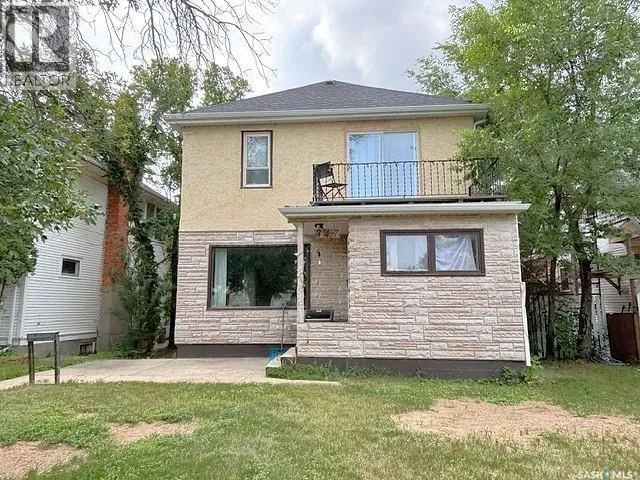 347 Ominica STREET W, Moose Jaw, Saskatchewan S6H1X6