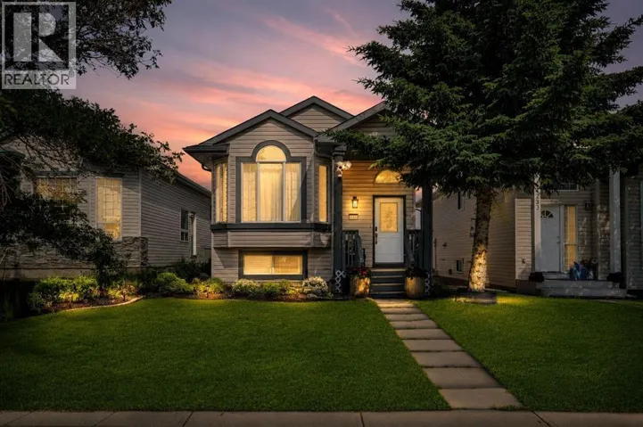 7237 Laguna Way NE, Calgary, Alberta T1Y7B9