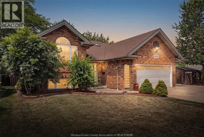 201 MAPLEWOOD DRIVE, Lakeshore, Ontario N8L1C2